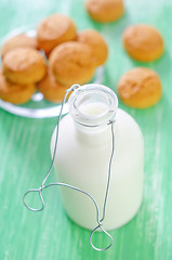 Image showing milk with cookies