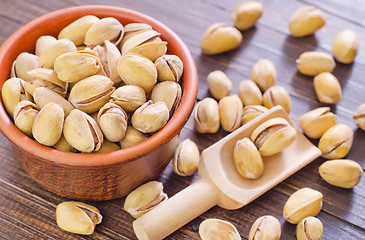 Image showing pistachios