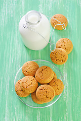 Image showing milk with cookies