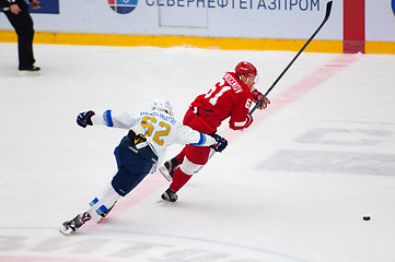 Image showing D. Krasnoslobodcev (62) and M. Afinogenov (61)