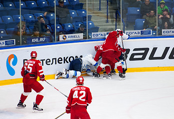 Image showing N. Dawes (9) and I. Golovkov (52) fight