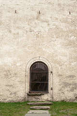 Image showing arch with window