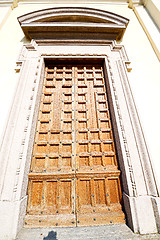 Image showing old   door    in italy  