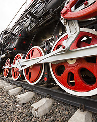 Image showing wheels of the old train  