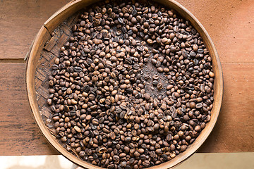 Image showing freshly roasted coffe in bowl