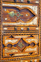 Image showing shell  brown  rusty      morocco in   home and safe padlock 