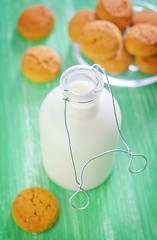 Image showing milk with cookies
