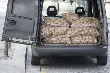 Image showing EUROPE PORTUGAL PORTO RIBEIRA FOOD POTATO TRANPORT