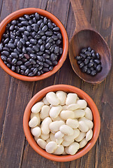 Image showing black and white beans