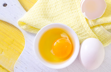 Image showing raw eggs