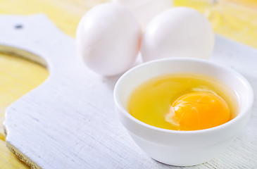 Image showing raw eggs