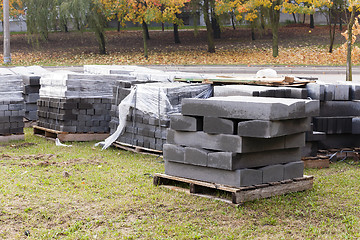 Image showing paving slabs on a pallet 