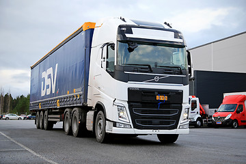 Image showing White Volvo FH 500 on Asphalt Yard