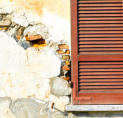 Image showing  window  varano borghi palaces italy     venetian blind in the c