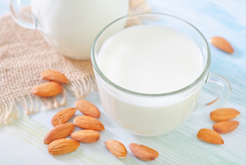 Image showing milk with almond