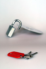 Image showing Key, Padlock, CD