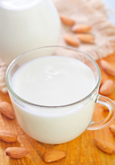 Image showing milk with almond