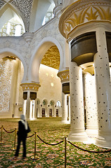 Image showing the Sheikh Zayed Grand Mosque