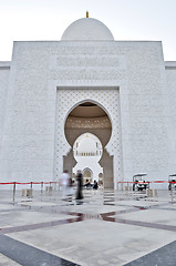 Image showing the Sheikh Zayed Grand Mosque