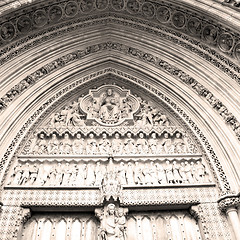 Image showing rose window weinstmister  abbey in london old church door and ma