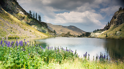 Image showing Romantic mountain lake in Alps