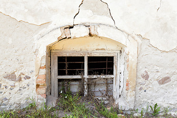 Image showing the ruins of an old building  