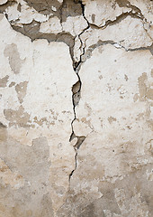 Image showing crack in the wall  