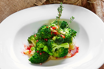 Image showing boiled broccoli in white bowl 