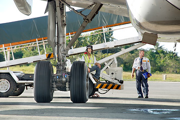 Image showing Plane cargo loading supervision