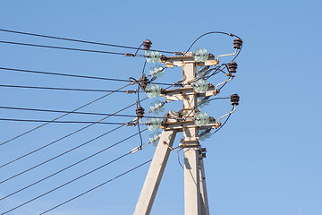 Image showing Pillar power line installed thereon isolated wires