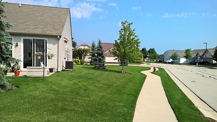 Image showing Suburban street scene