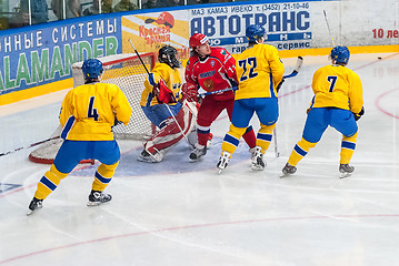 Image showing Teams of Russia and Sweden play in hockey