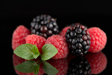 Image showing Blackberry and raspberry