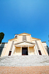 Image showing medieval old architecture in europe      and sunlight