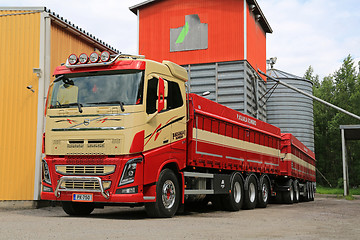 Image showing Volvo FH16 750 For Grain Transport