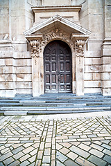 Image showing door st paul cathedral in london  