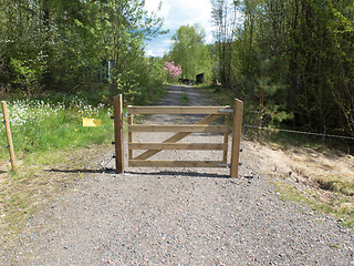 Image showing a gate of wood and electric fence