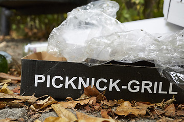 Image showing Picknick litter lying on ground