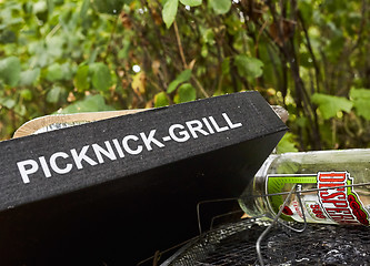 Image showing Picknick litter lying on ground