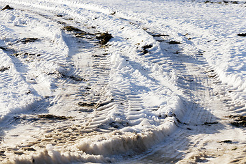 Image showing snow covered field  