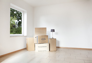 Image showing Moving living room