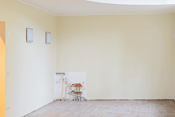 Image showing Walls of unfinished renovated living room 