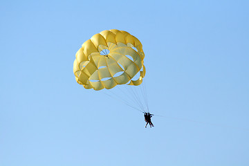 Image showing Parachute over the ocean