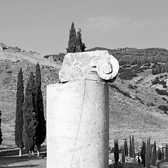 Image showing old construction column    and the roman temple history pamukkal