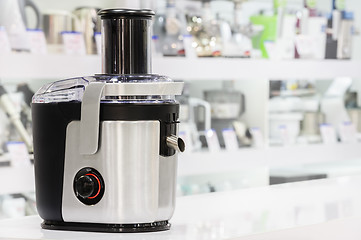 Image showing single electric juicer in retail store