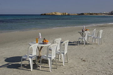 Image showing Waiting for the Tourists