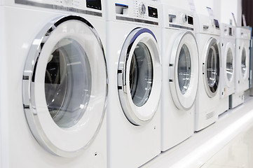 Image showing washing mashines in appliance store