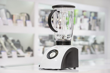 Image showing single electric blender in retail store