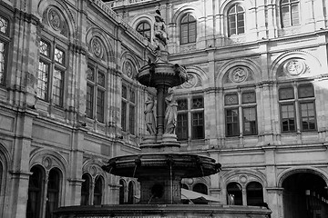 Image showing The Vienna Opera house in Vienna, Austria