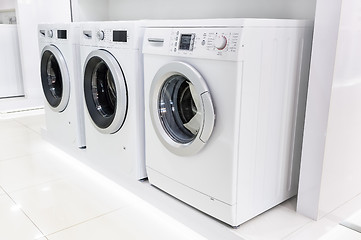 Image showing washing mashines in appliance store